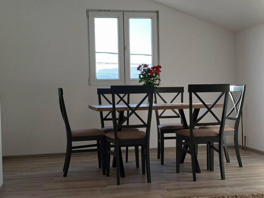 Ferienwohnung Cozy, Fully Equipped, Free Parking&Wifi, Quiet, 2Bd Podgorica Exterior foto