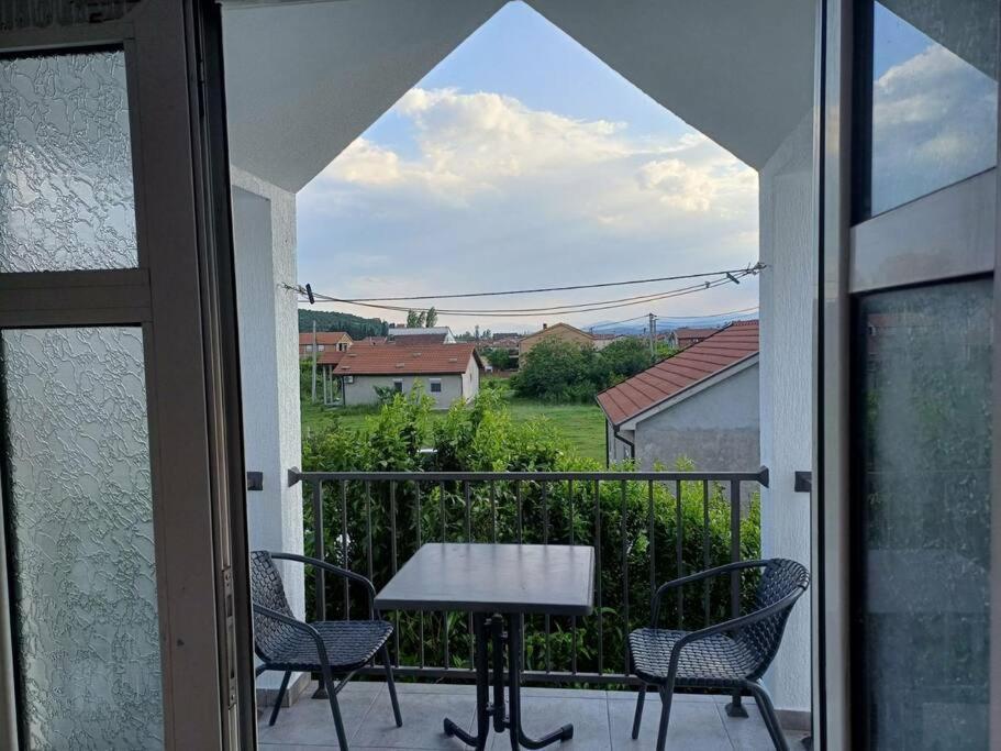 Ferienwohnung Cozy, Fully Equipped, Free Parking&Wifi, Quiet, 2Bd Podgorica Exterior foto