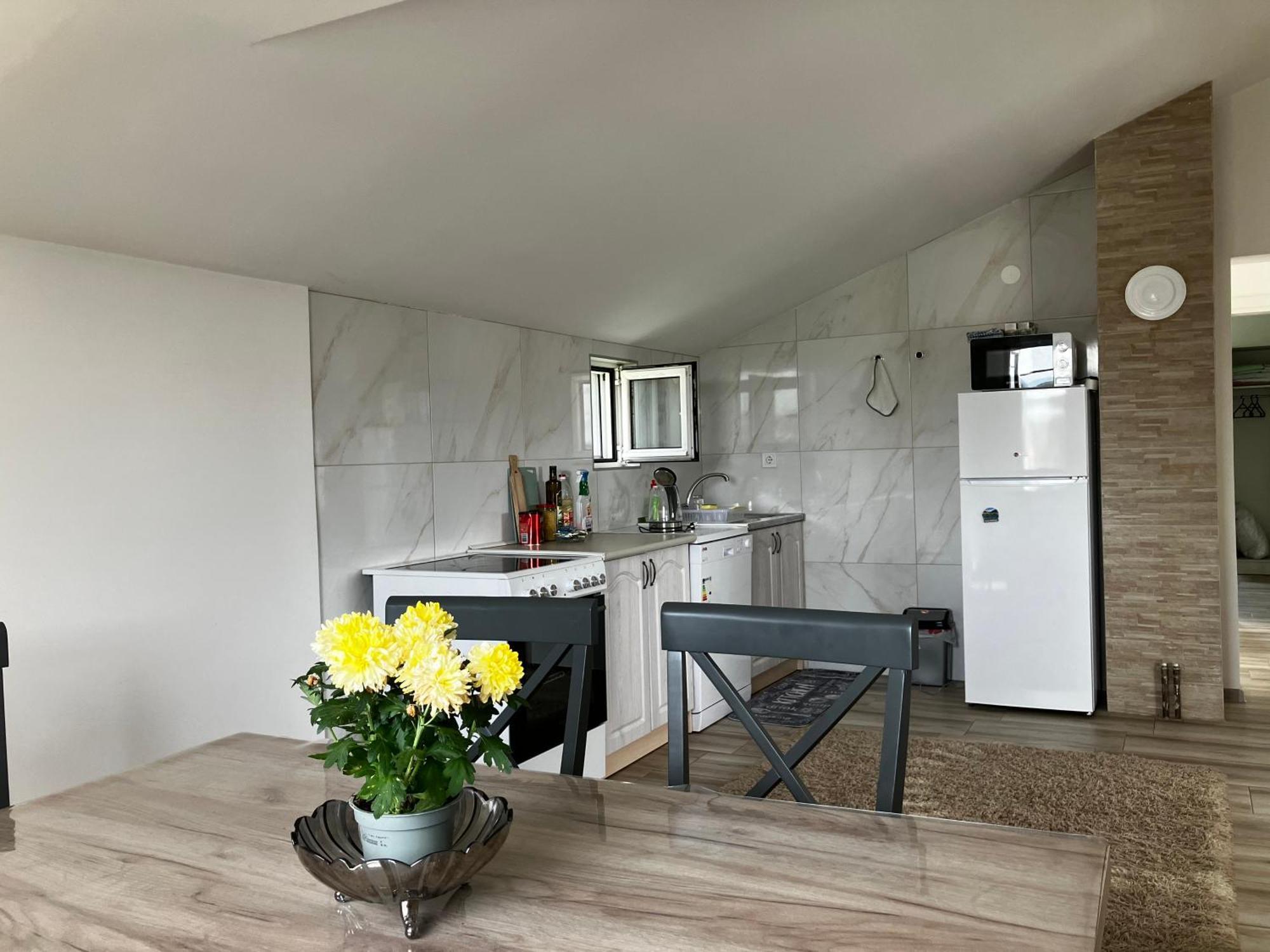 Ferienwohnung Cozy, Fully Equipped, Free Parking&Wifi, Quiet, 2Bd Podgorica Exterior foto